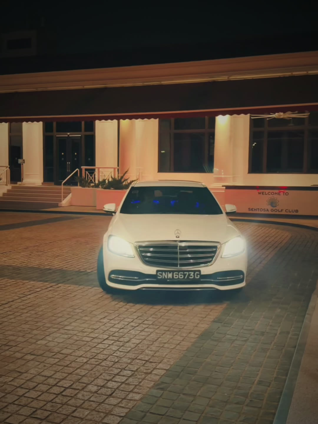 Hi Valet driver arriving to take a customer home at night